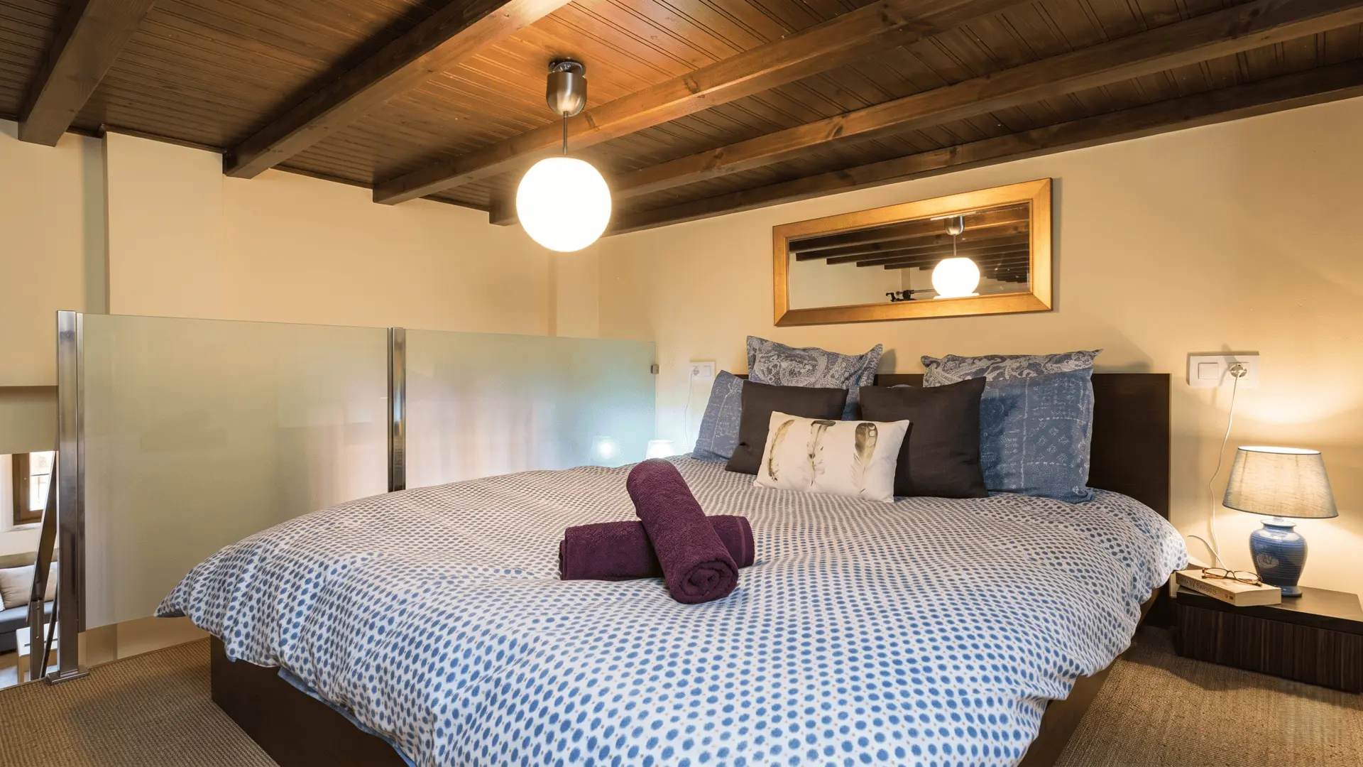 Stylish Airbnb Room in Seville Historic Center